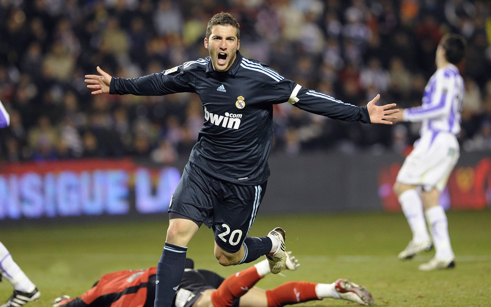 49人主场再胜,防守体系堪称完美,内场防守队员